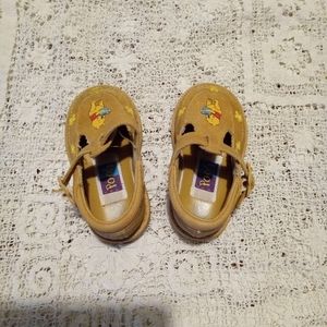 Baby shoes Winnie the pooh